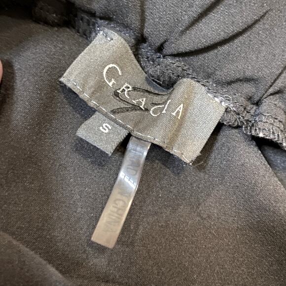 Gracia Black Off The Shoulder Peekaboo Back Bell Sleeve Peplum Ruffle Top Small - Picture 4 of 8